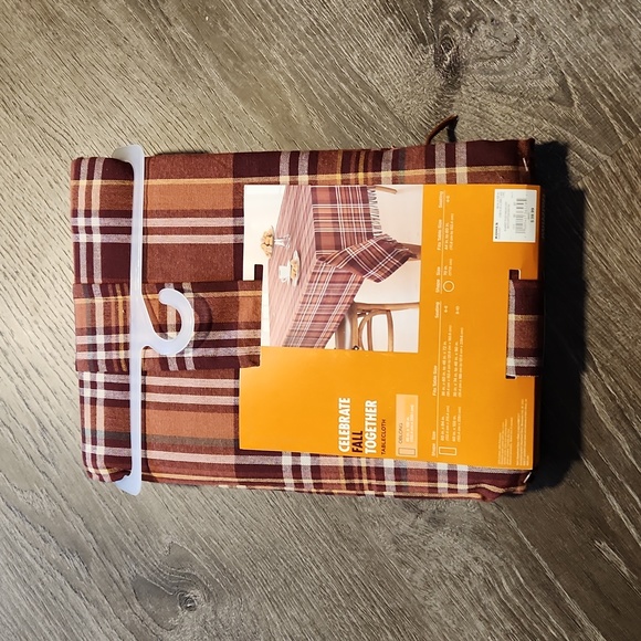 *NWT Fall Oblong Tablecloth - Picture 2 of 4